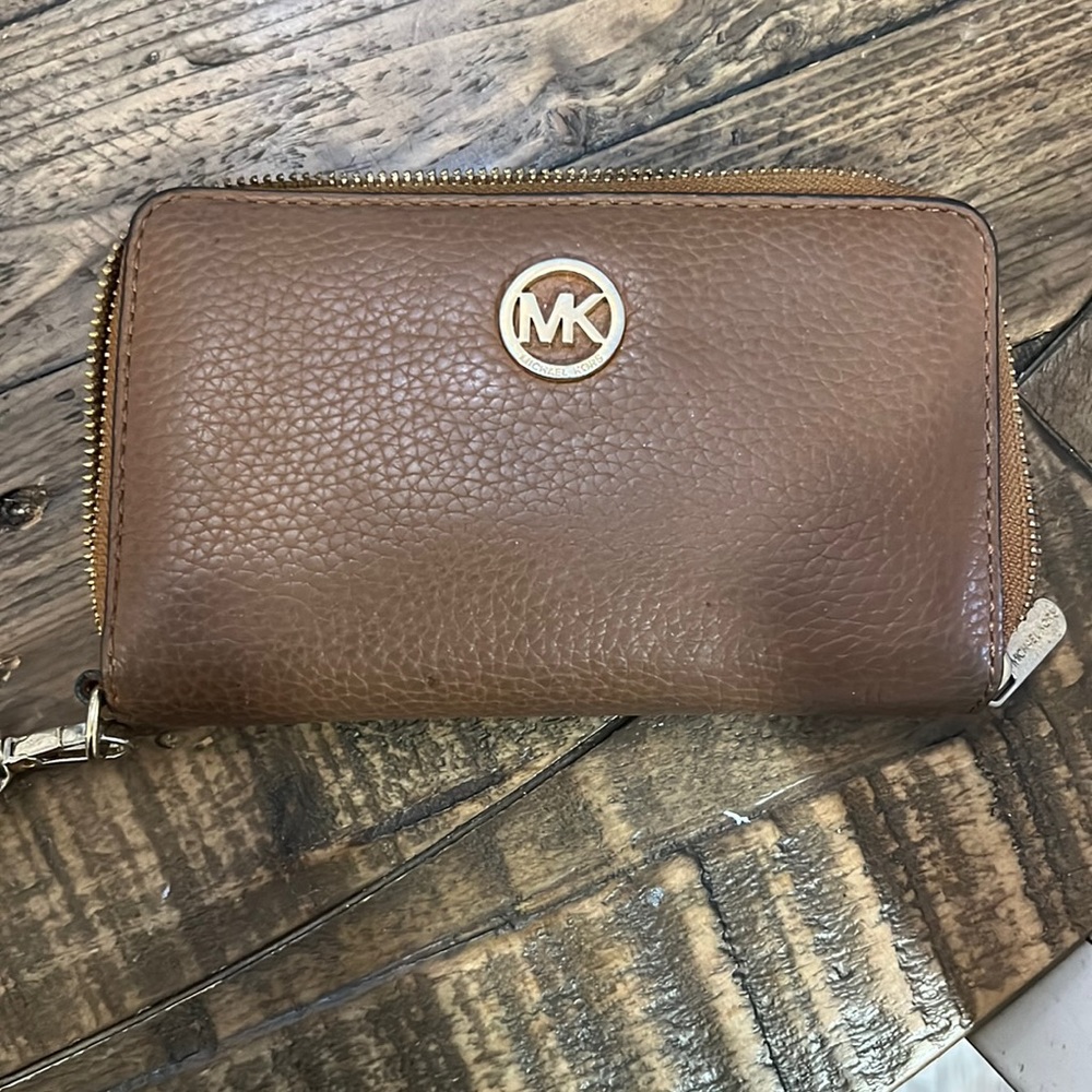 Michael Kors Wallet with Wristlet Strap